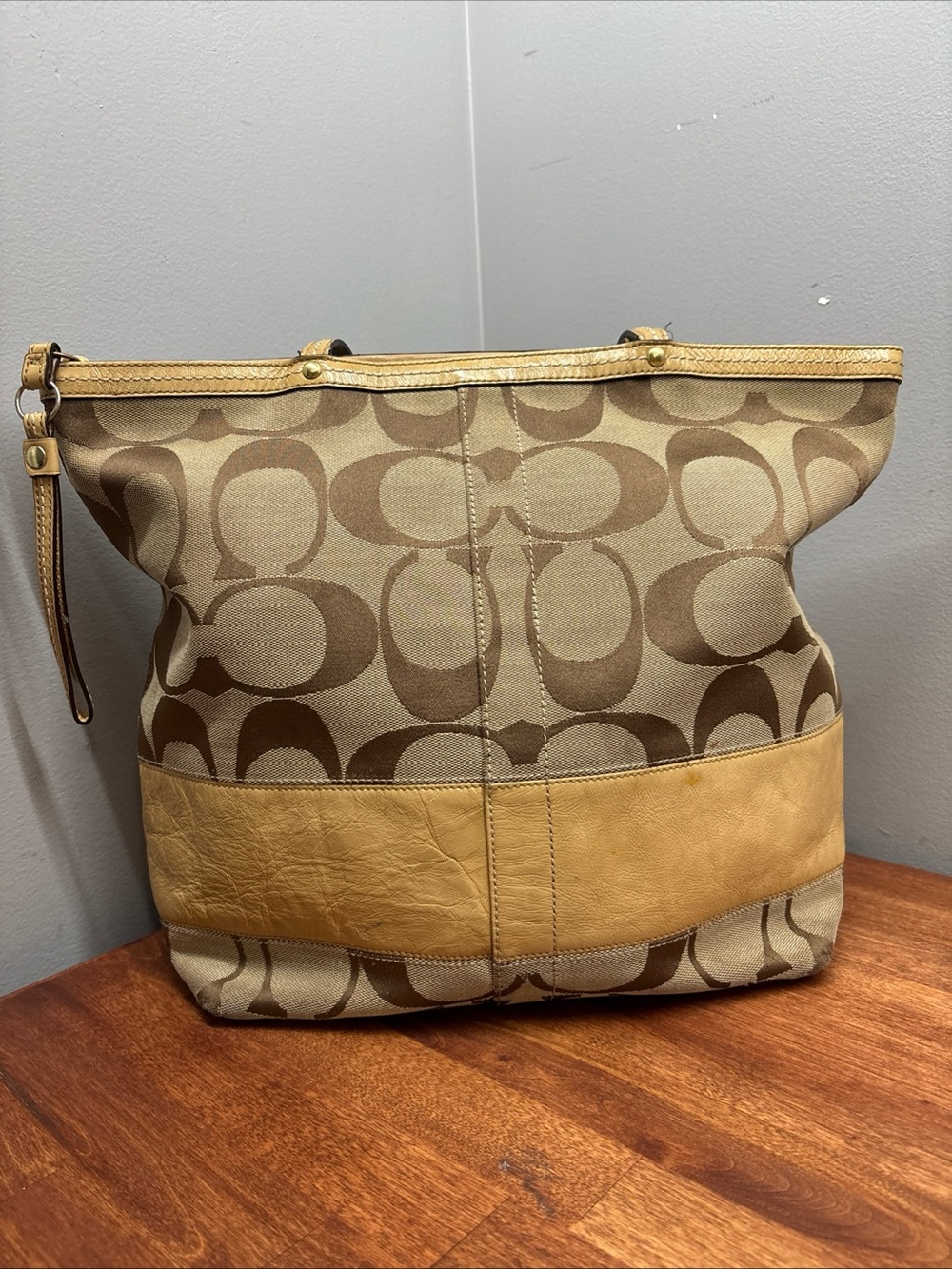 Coach Khaki Signature Canvas Tote with Gold Trim - Picture 3 of 16